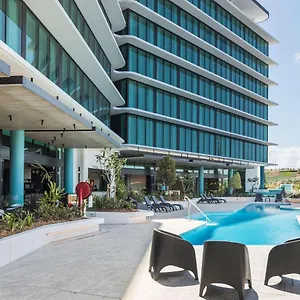 Hotel Rydges Airport