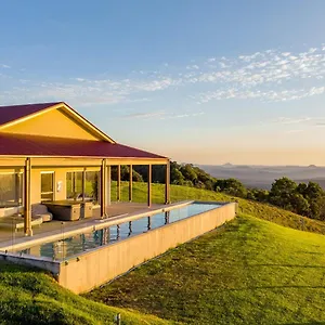 https://petrichor-estate-360-views-pool-spa.hotelssunshinecoast.net